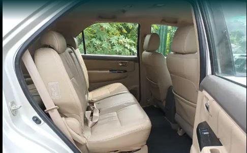 Toyota Fortuner 3.0 4x2 MT 2012