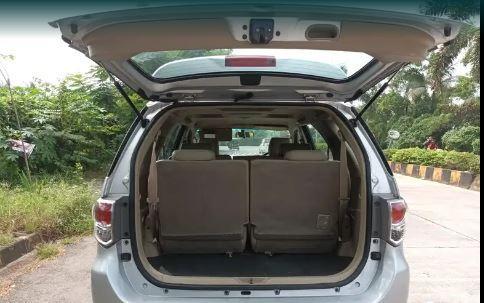 Toyota Fortuner 3.0 4x2 MT 2012