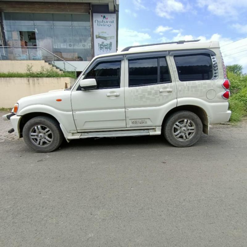 Mahindra Scorpio VLX 4WD AIRBAG BS IV 2013