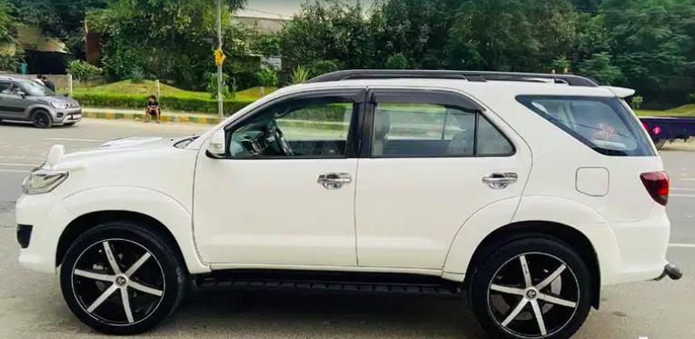 Toyota Fortuner 3.0 4X2 AT 2014