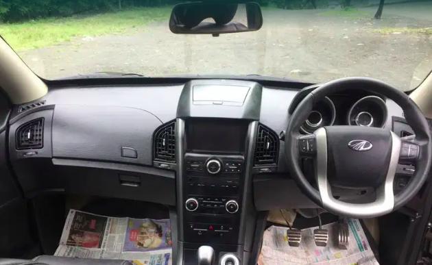 Mahindra XUV500 W10 2018