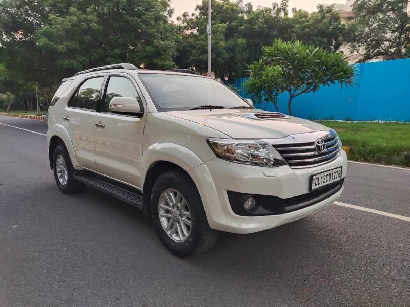 Toyota Fortuner 2.8 4x2 MT 2013