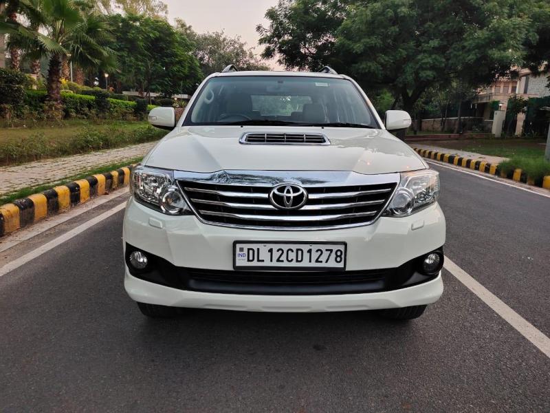 Toyota Fortuner 2.8 4x2 MT 2013