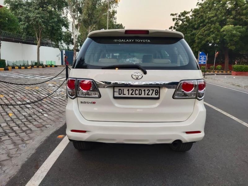 Toyota Fortuner 2.8 4x2 MT 2013