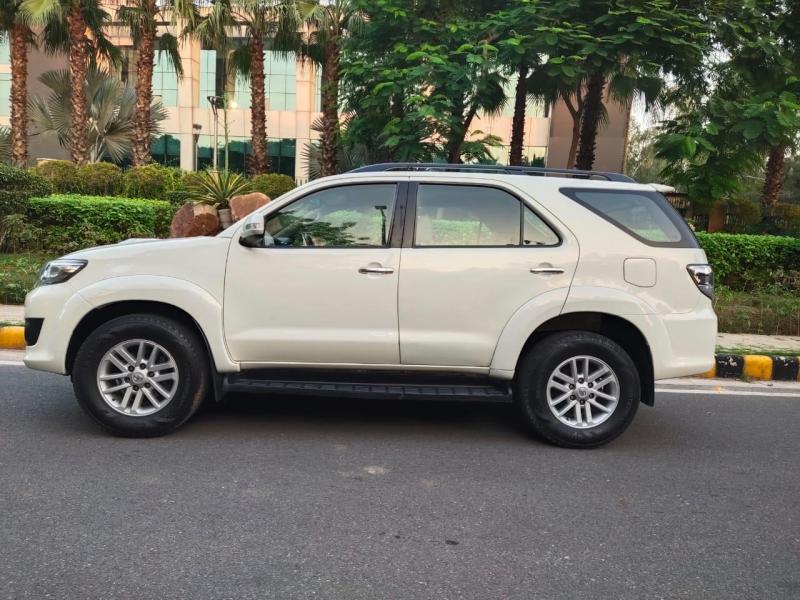 Toyota Fortuner 2.8 4x2 MT 2013