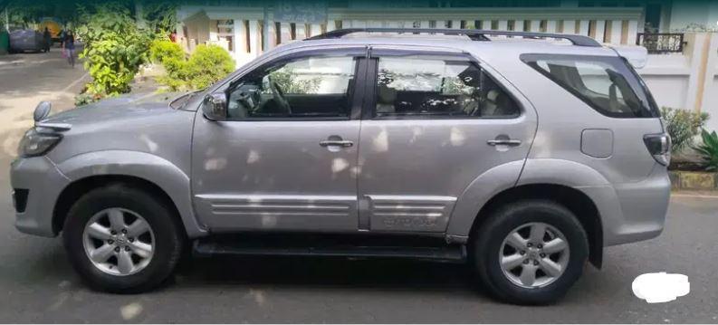 Toyota Fortuner 3.0 4X4 MT 2011