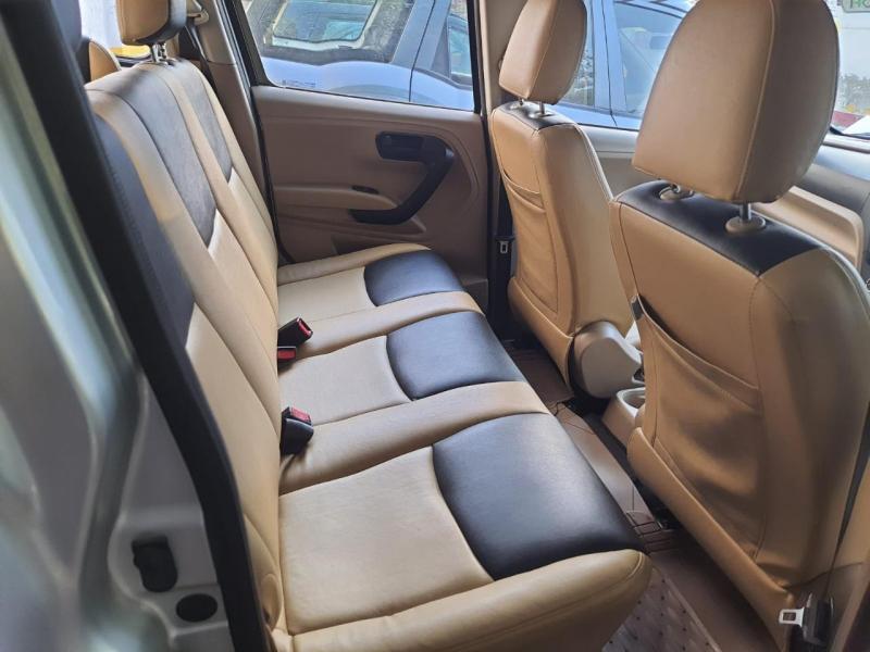 Mahindra TUV300 T6 Plus 2016