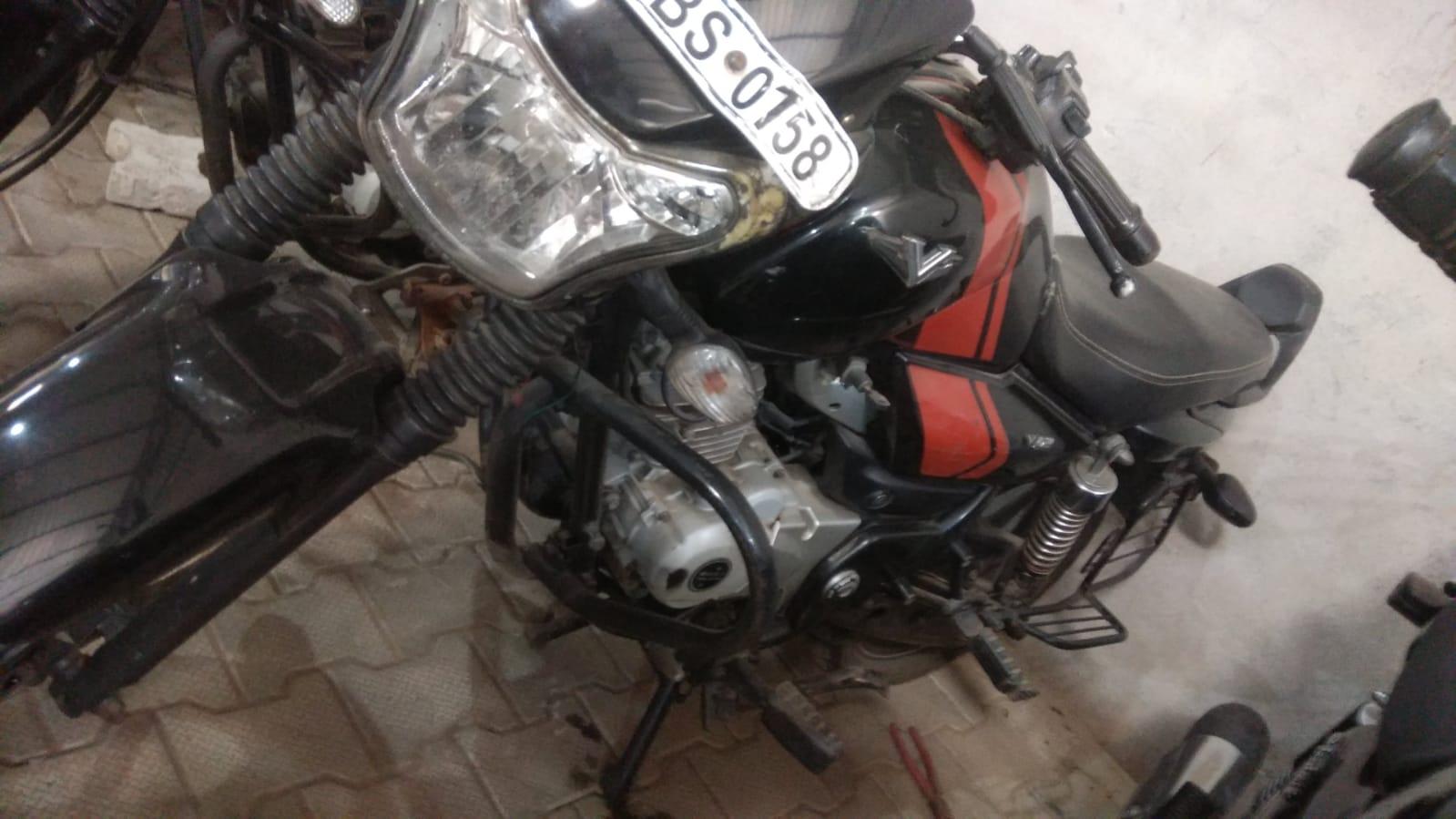 Bajaj V12 125cc 2018