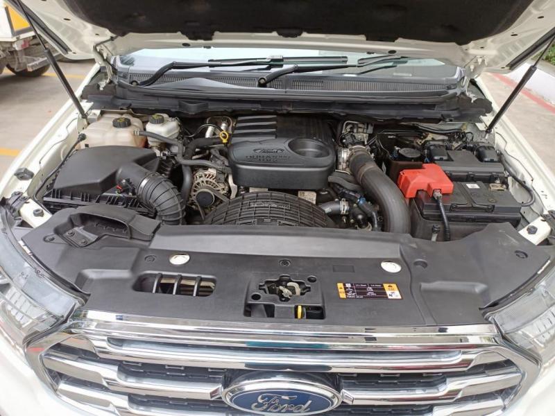 Ford Endeavour Trend 2.2 4x4 MT 2016