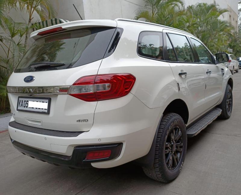 Ford Endeavour Trend 2.2 4x4 MT 2016