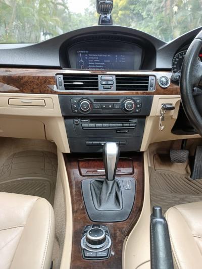 BMW 3 Series 320d Highline Sedan 2011
