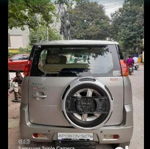 Mahindra Quanto C8 2012