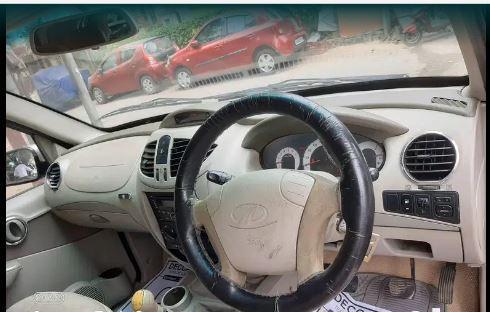 Mahindra Quanto C8 2012