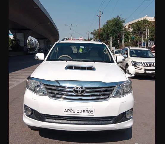 Toyota Fortuner 3.0 4X4 MT 2012