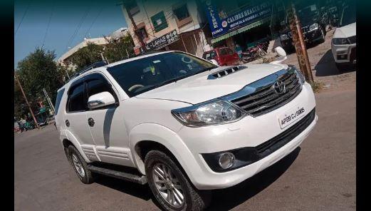 Toyota Fortuner 3.0 4X4 MT 2012