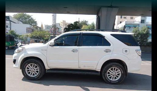 Toyota Fortuner 3.0 4X4 MT 2012