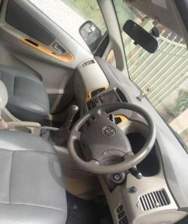Toyota Innova 2.5 E 7 STR 2009