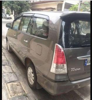 Toyota Innova 2.5 E 7 STR 2009