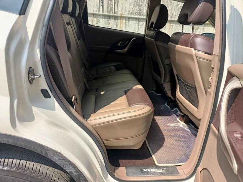 Mahindra XUV500 W8 1.99 2014