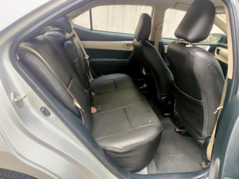 Toyota Corolla Altis 1.8 J 2015