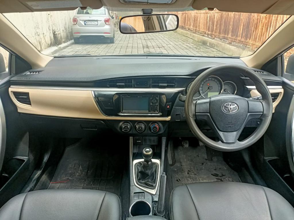 Toyota Corolla Altis 1.8 J 2015