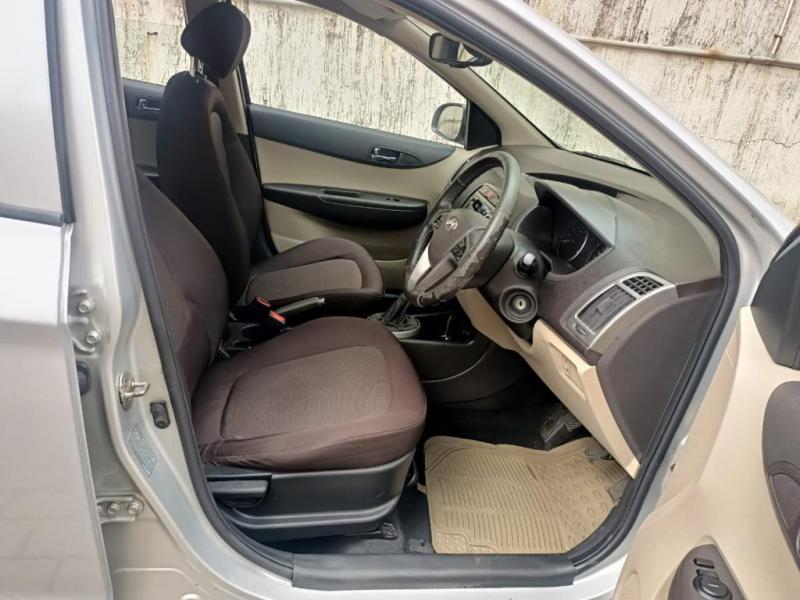 Hyundai i20 SPORTZ 1.2 BS IV 2013