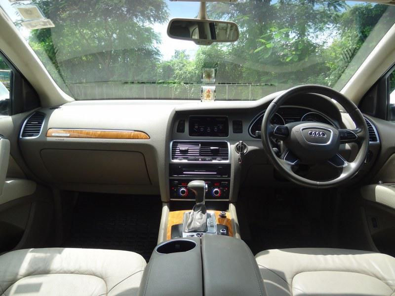 Audi Q7 35 TDI Premium Plus With Sunroof 2015