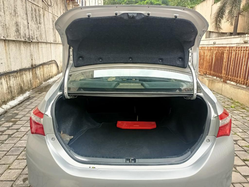 Toyota Corolla Altis 1.8 J 2015