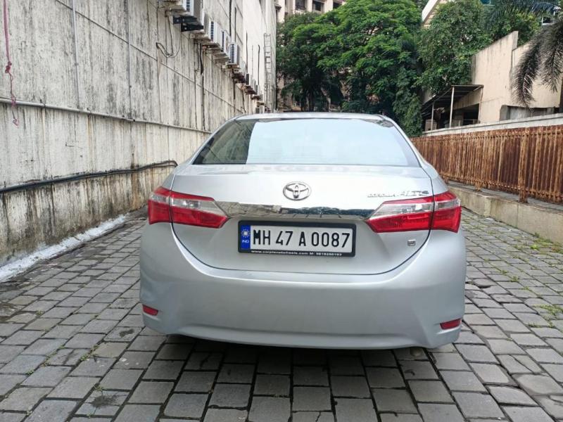 Toyota Corolla Altis 1.8 J 2015
