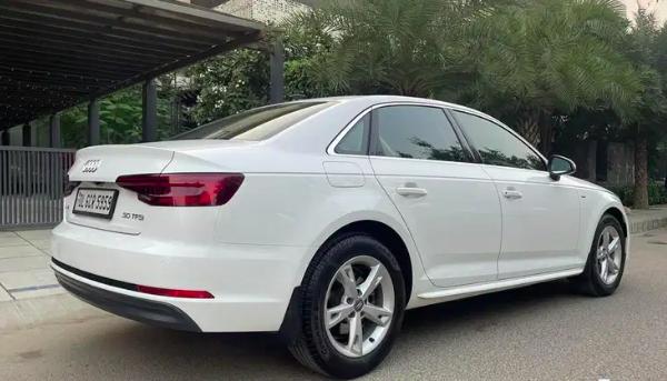 Audi A4 30 TFSI Premium Plus 2018