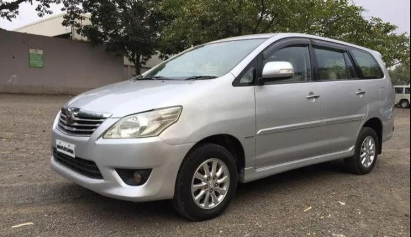Toyota Innova 2.5 GX 7 STR BS III 2012