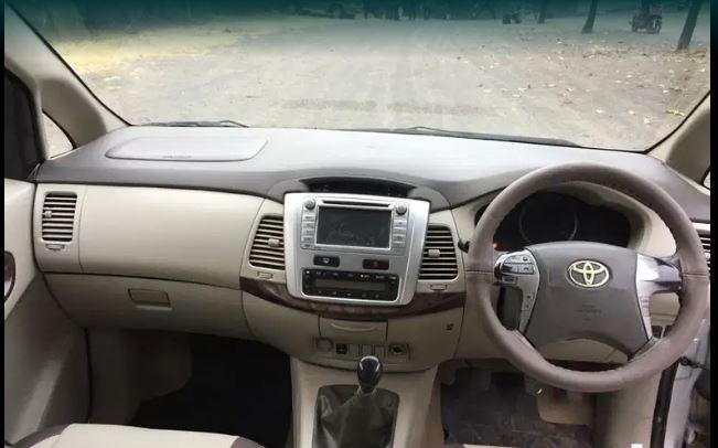 Toyota Innova 2.5 GX 7 STR BS III 2012
