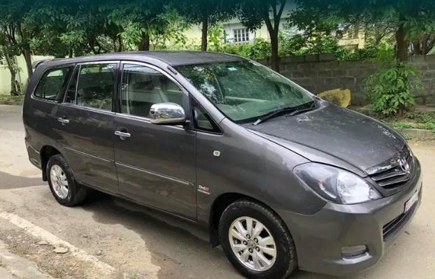 Toyota Innova 2.5 V 8 STR 2009