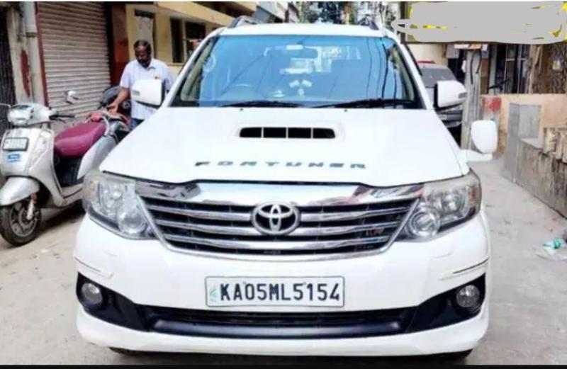 Toyota Fortuner 3.0 4X4 MT 2012