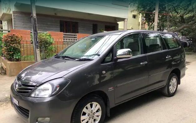 Toyota Innova 2.5 V 8 STR 2009