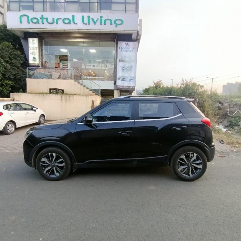 Mahindra XUV300 W8 (O) Petrol 2019