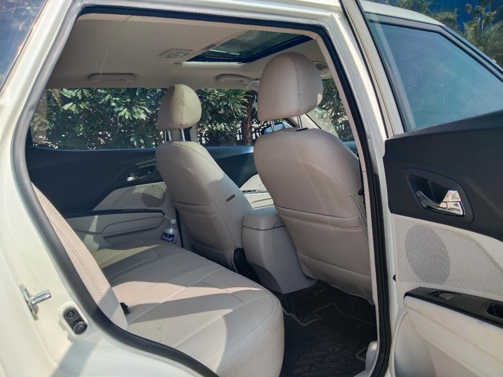 Mahindra XUV300 W8 Diesel BS6 2021
