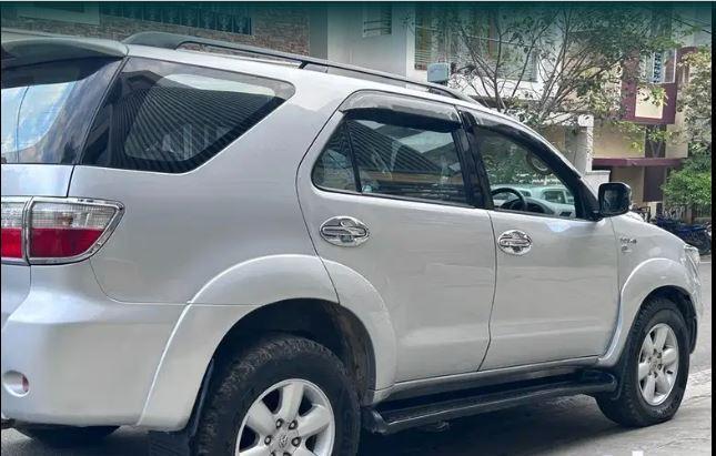 Toyota Fortuner 3.0 4X4 MT 2011