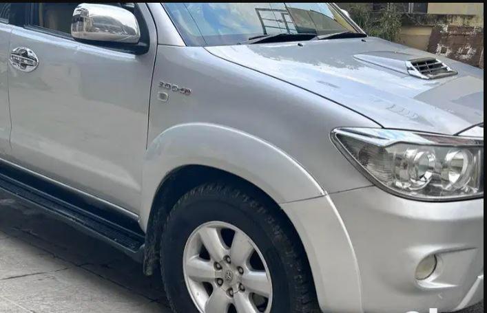 Toyota Fortuner 3.0 4X4 MT 2011