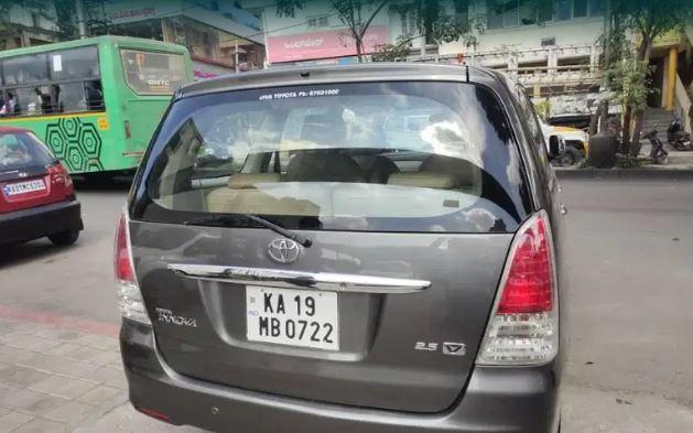 Toyota Innova 2.5 V 7 STR 2010