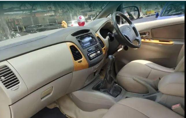 Toyota Innova 2.5 V 7 STR 2010