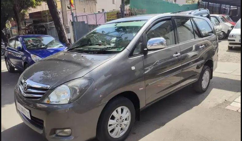 Toyota Innova 2.5 V 7 STR 2010