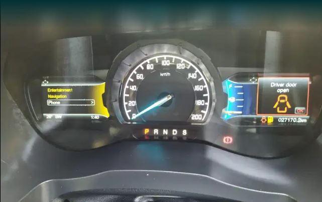 Ford Endeavour Titanium 2.2 4x2 AT 2018