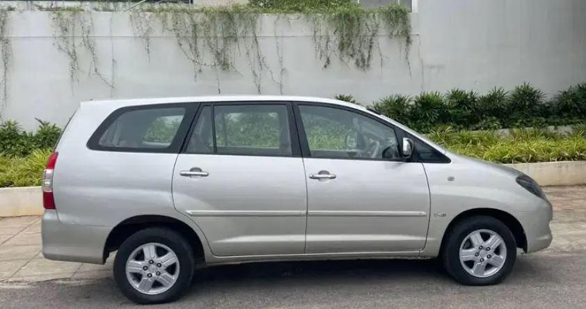Toyota Innova 2.5 G 7 STR BS III 2008