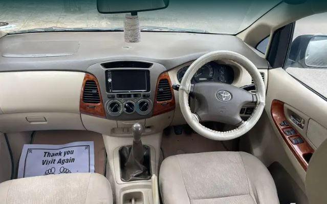 Toyota Innova 2.5 G 7 STR BS III 2008