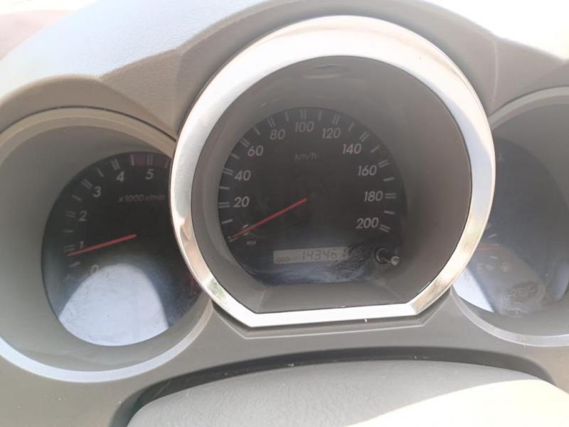 Toyota Fortuner 3.0 4x2 MT 2011