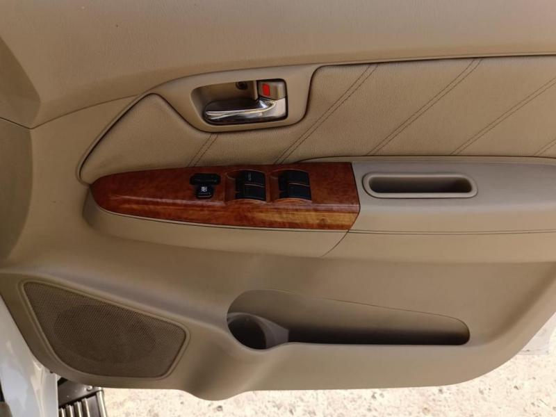 Toyota Fortuner 3.0 4x2 MT 2011