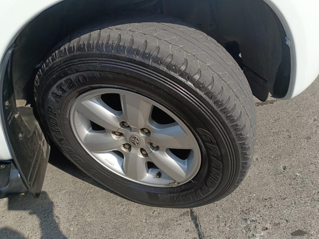 Toyota Fortuner 3.0 4x2 MT 2011