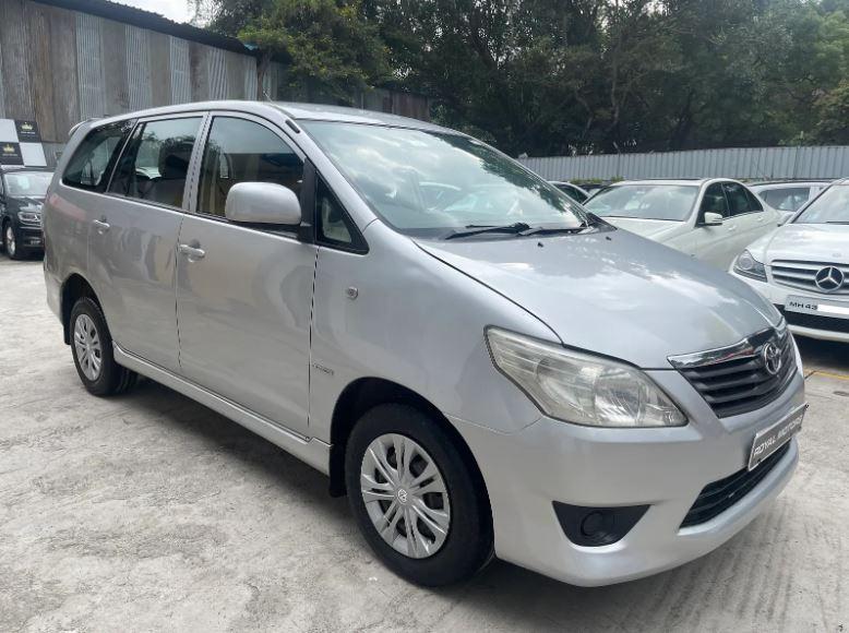 Toyota Innova 2.5 G 7 STR BS IV 2012