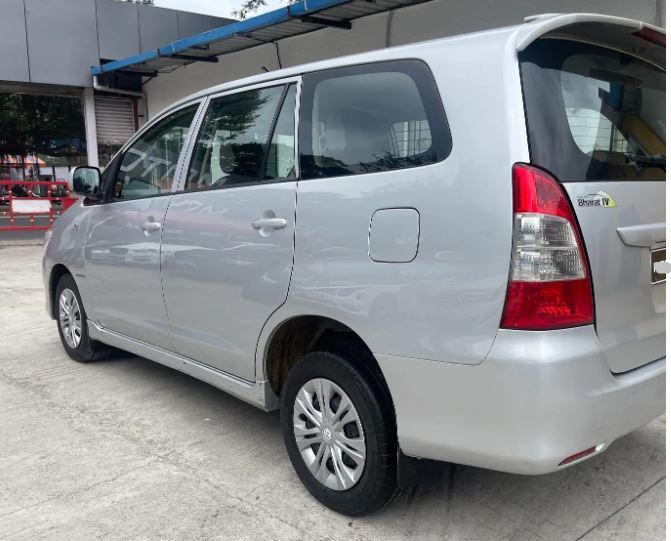 Toyota Innova 2.5 G 7 STR BS IV 2012